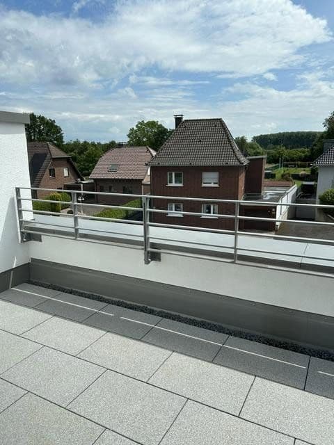 Prenájom domu 189 m², pozemek 199 m², Rheydter Straße 176 a, Korschenbroich, Severné Porýnie - Westfálsko Prenájom domu 189 m², pozemek 199 m², Rheydter Straße 176 a, Korschenbroich, Severné Porýnie - Westfálsko