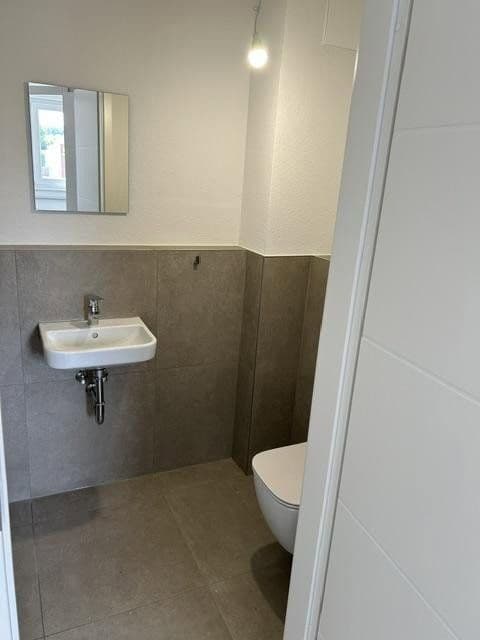 Prenájom domu 189 m², pozemek 199 m², Rheydter Straße 176 a, Korschenbroich, Severné Porýnie - Westfálsko Prenájom domu 189 m², pozemek 199 m², Rheydter Straße 176 a, Korschenbroich, Severné Porýnie - Westfálsko