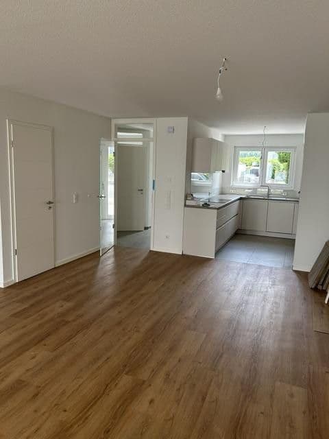 Prenájom domu 189 m², pozemek 199 m², Rheydter Straße 176 a, Korschenbroich, Severné Porýnie - Westfálsko Prenájom domu 189 m², pozemek 199 m², Rheydter Straße 176 a, Korschenbroich, Severné Porýnie - Westfálsko