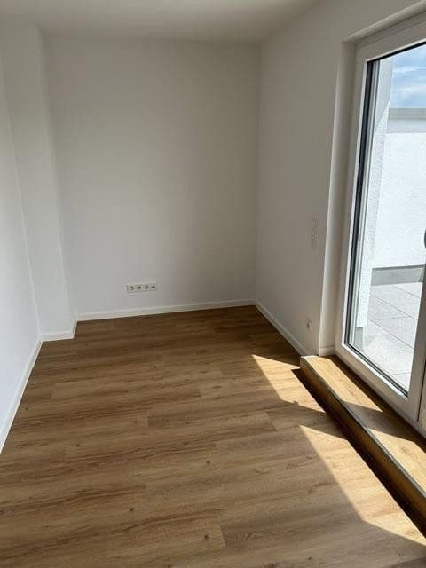 Prenájom domu 189 m², pozemek 199 m², Rheydter Straße 176 a, Korschenbroich, Severné Porýnie - Westfálsko Prenájom domu 189 m², pozemek 199 m², Rheydter Straße 176 a, Korschenbroich, Severné Porýnie - Westfálsko