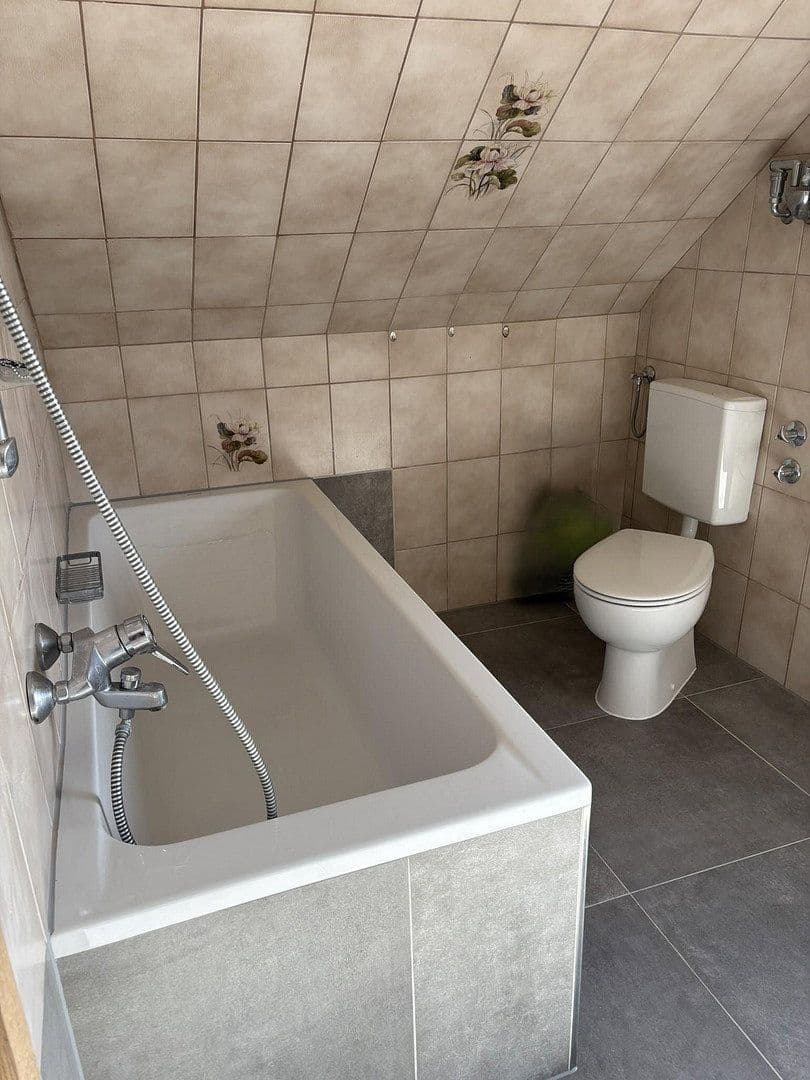 Prenájom bytu 3-izbový 138 m², Blumenstraße 34, Karlsfeld, Bavorsko Prenájom bytu 3-izbový 138 m², Blumenstraße 34, Karlsfeld, Bavorsko