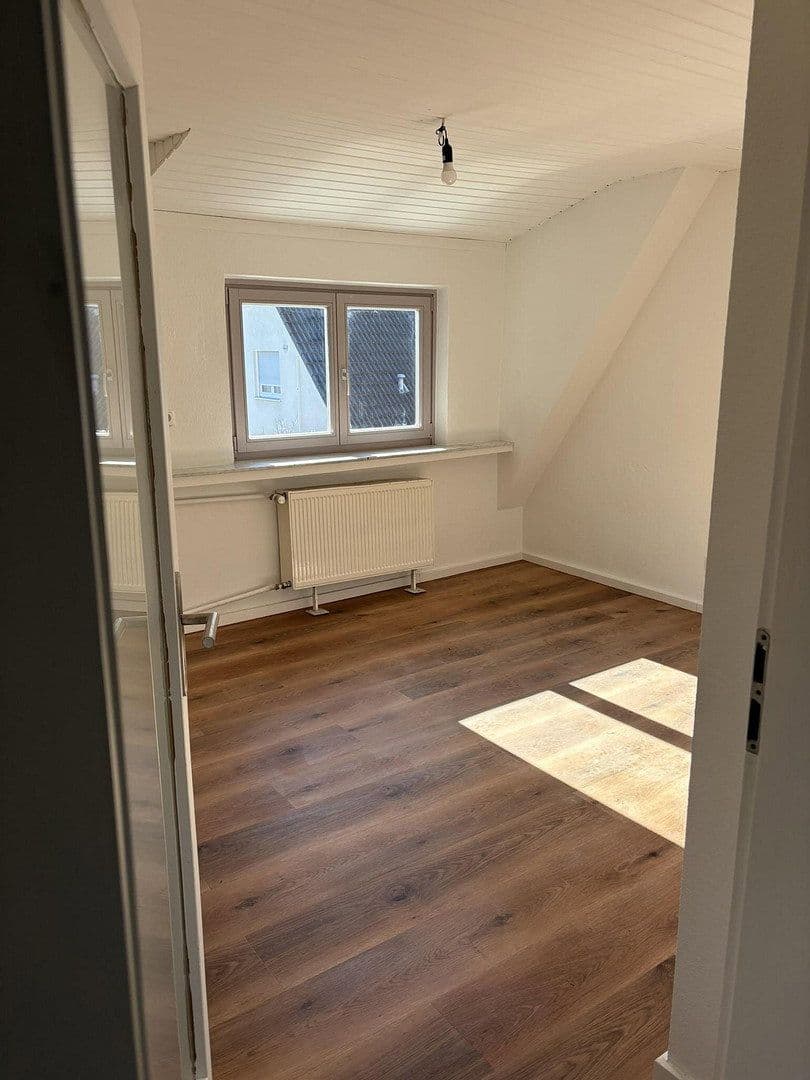 Prenájom bytu 3-izbový 138 m², Blumenstraße 34, Karlsfeld, Bavorsko Prenájom bytu 3-izbový 138 m², Blumenstraße 34, Karlsfeld, Bavorsko