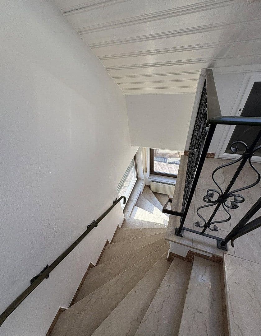 Prenájom bytu 3-izbový 138 m², Blumenstraße 34, Karlsfeld, Bavorsko Prenájom bytu 3-izbový 138 m², Blumenstraße 34, Karlsfeld, Bavorsko