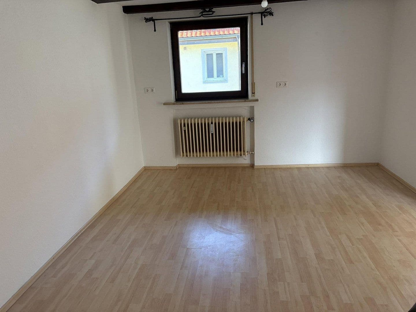 Prenájom bytu 3-izbový 138 m², Blumenstraße 34, Karlsfeld, Bavorsko Prenájom bytu 3-izbový 138 m², Blumenstraße 34, Karlsfeld, Bavorsko