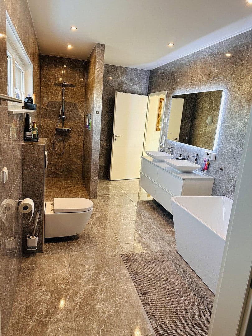 Predaj domu 171 m², pozemek 707 m², Ilsede, Dolné Sasko Predaj domu 171 m², pozemek 707 m², Ilsede, Dolné Sasko