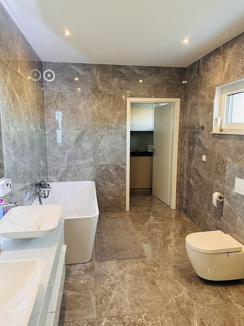 Predaj domu 171 m², pozemek 707 m², Ilsede, Dolné Sasko Predaj domu 171 m², pozemek 707 m², Ilsede, Dolné Sasko