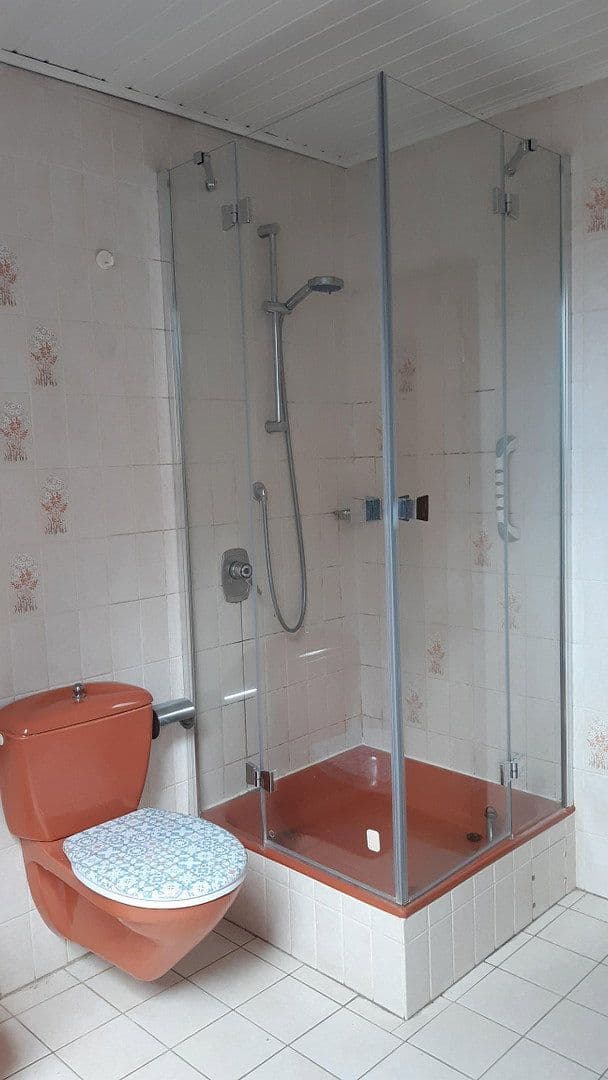 Predaj domu 240 m², pozemek 5.357 m², Okerstr. 84, Schwülper, Dolné Sasko Predaj domu 240 m², pozemek 5.357 m², Okerstr. 84, Schwülper, Dolné Sasko