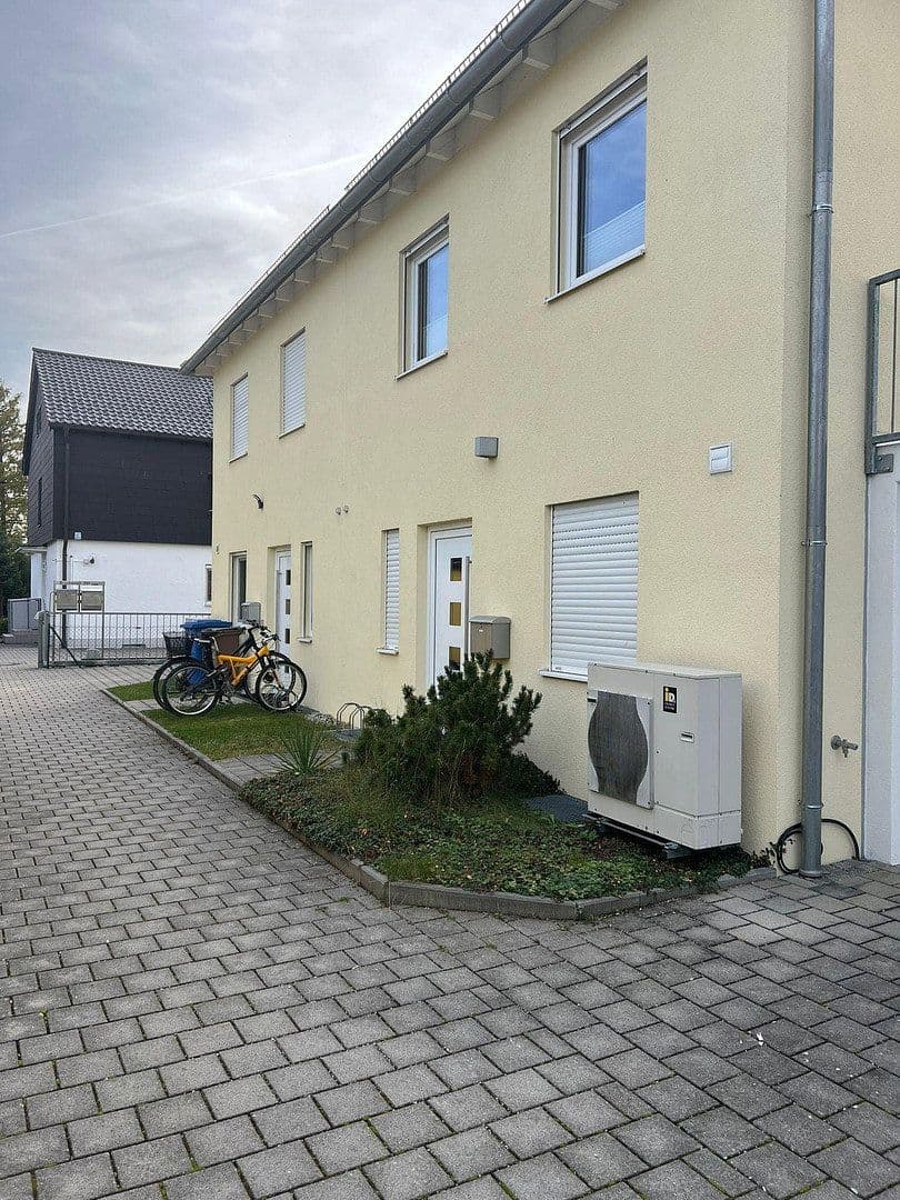 Predaj domu 142 m², pozemek 229 m², Germering, Bavorsko Predaj domu 142 m², pozemek 229 m², Germering, Bavorsko