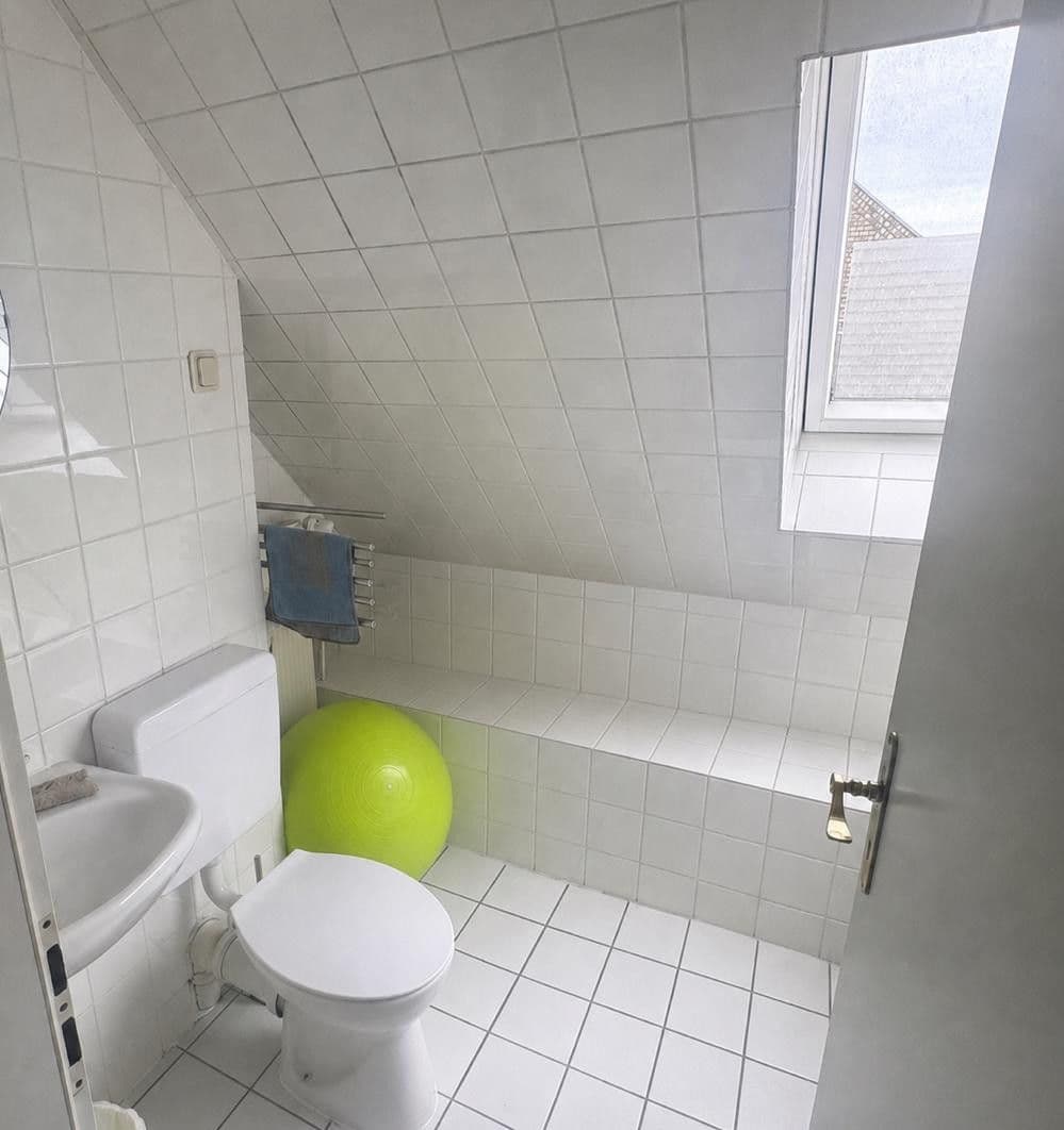 Prenájom bytu 5-izbový 135 m², Saarbrücken, Sársko Prenájom bytu 5-izbový 135 m², Saarbrücken, Sársko
