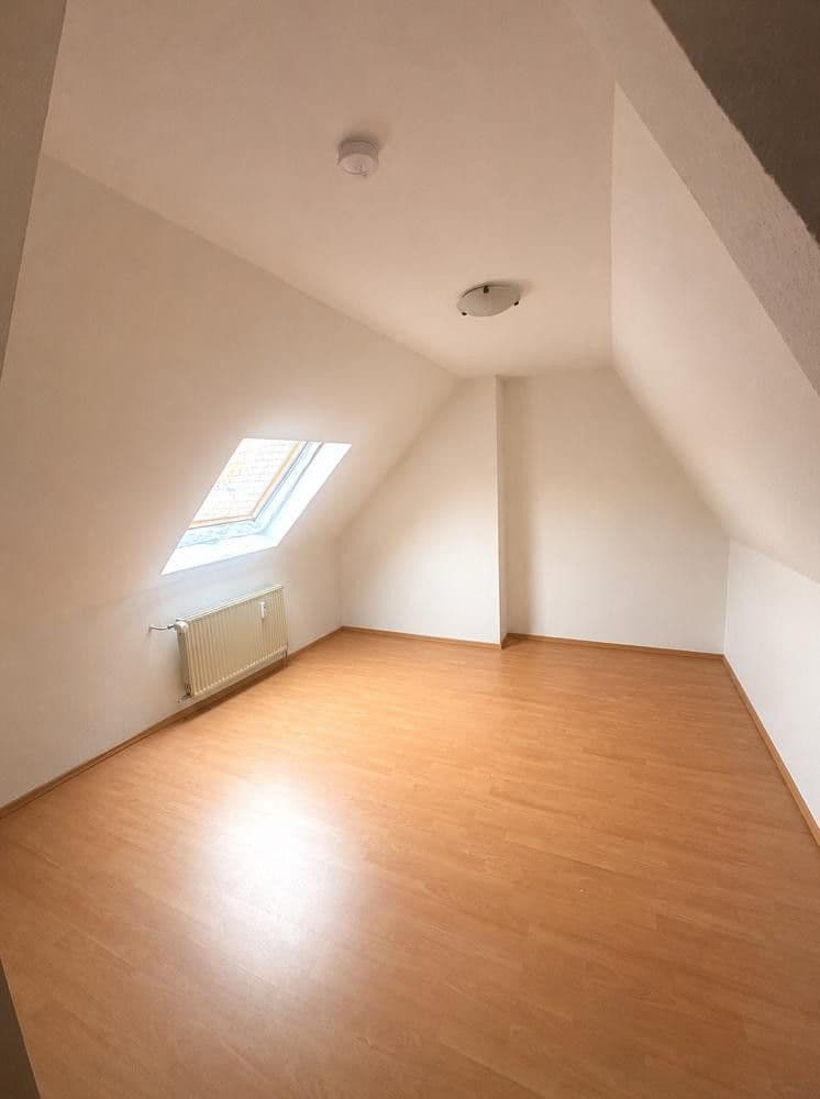 Prenájom bytu 5-izbový 135 m², Saarbrücken, Sársko Prenájom bytu 5-izbový 135 m², Saarbrücken, Sársko