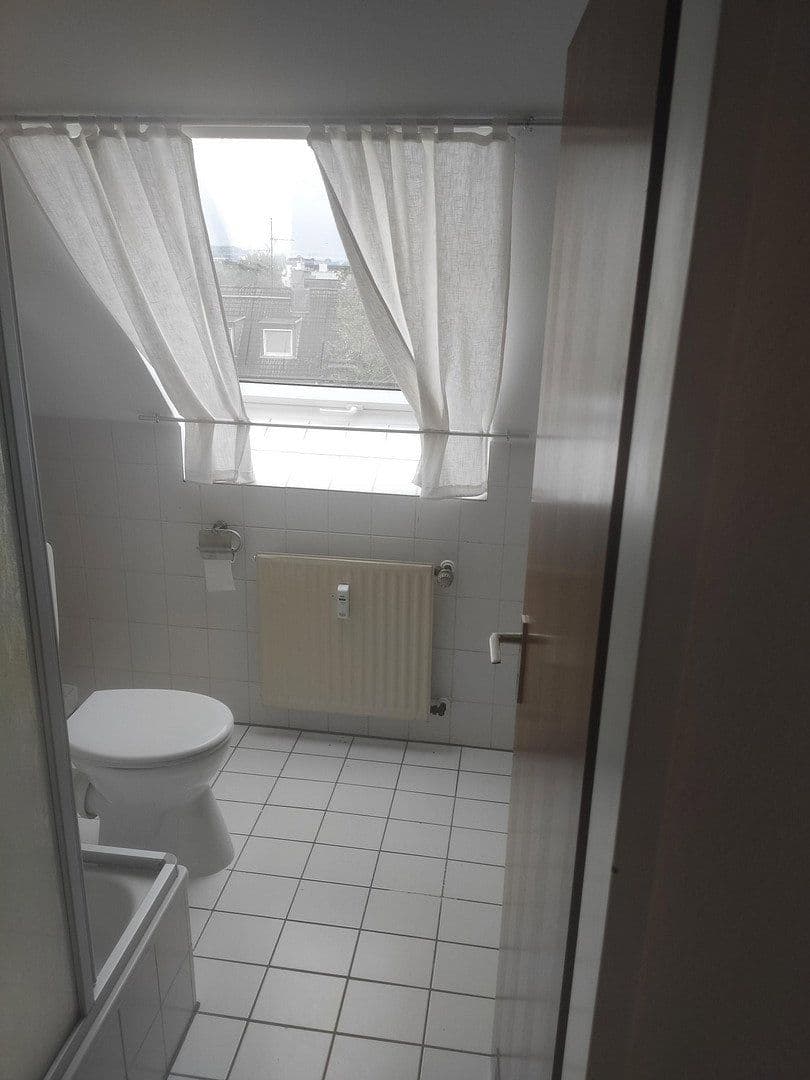 Prenájom bytu 3-izbový 57 m², Peliserkerstraße 51, Aachen, Severné Porýnie - Westfálsko Prenájom bytu 3-izbový 57 m², Peliserkerstraße 51, Aachen, Severné Porýnie - Westfálsko