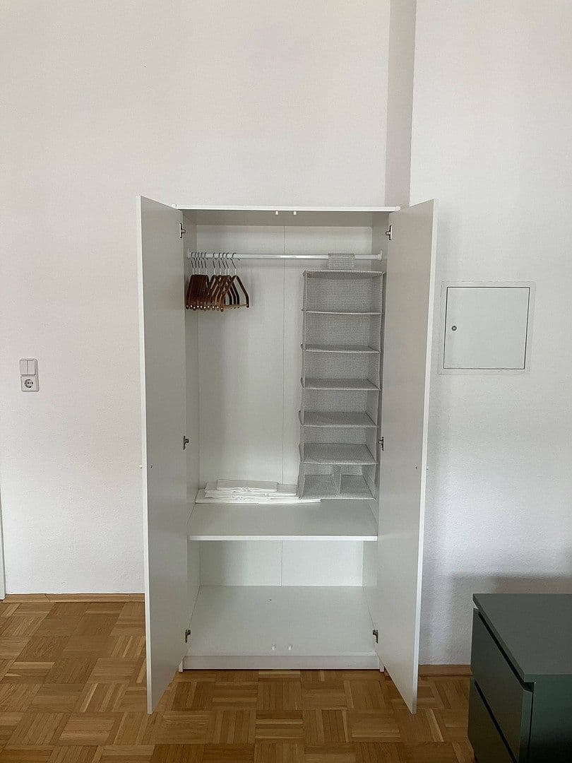 Prenájom bytu 1-izbový 18 m², Schwarzackerstr. 9, Leipzig, Sasko Prenájom bytu 1-izbový 18 m², Schwarzackerstr. 9, Leipzig, Sasko