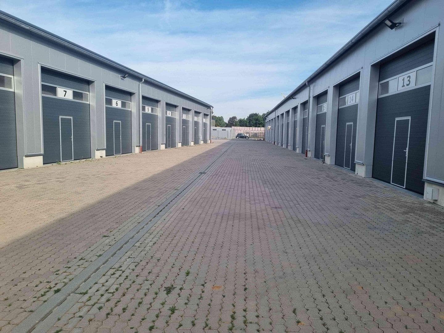 Prenájom nebytového priestoru 2.000 m², Ramstein-Miesenbach, Porýnie-Falcko Prenájom nebytového priestoru 2.000 m², Ramstein-Miesenbach, Porýnie-Falcko