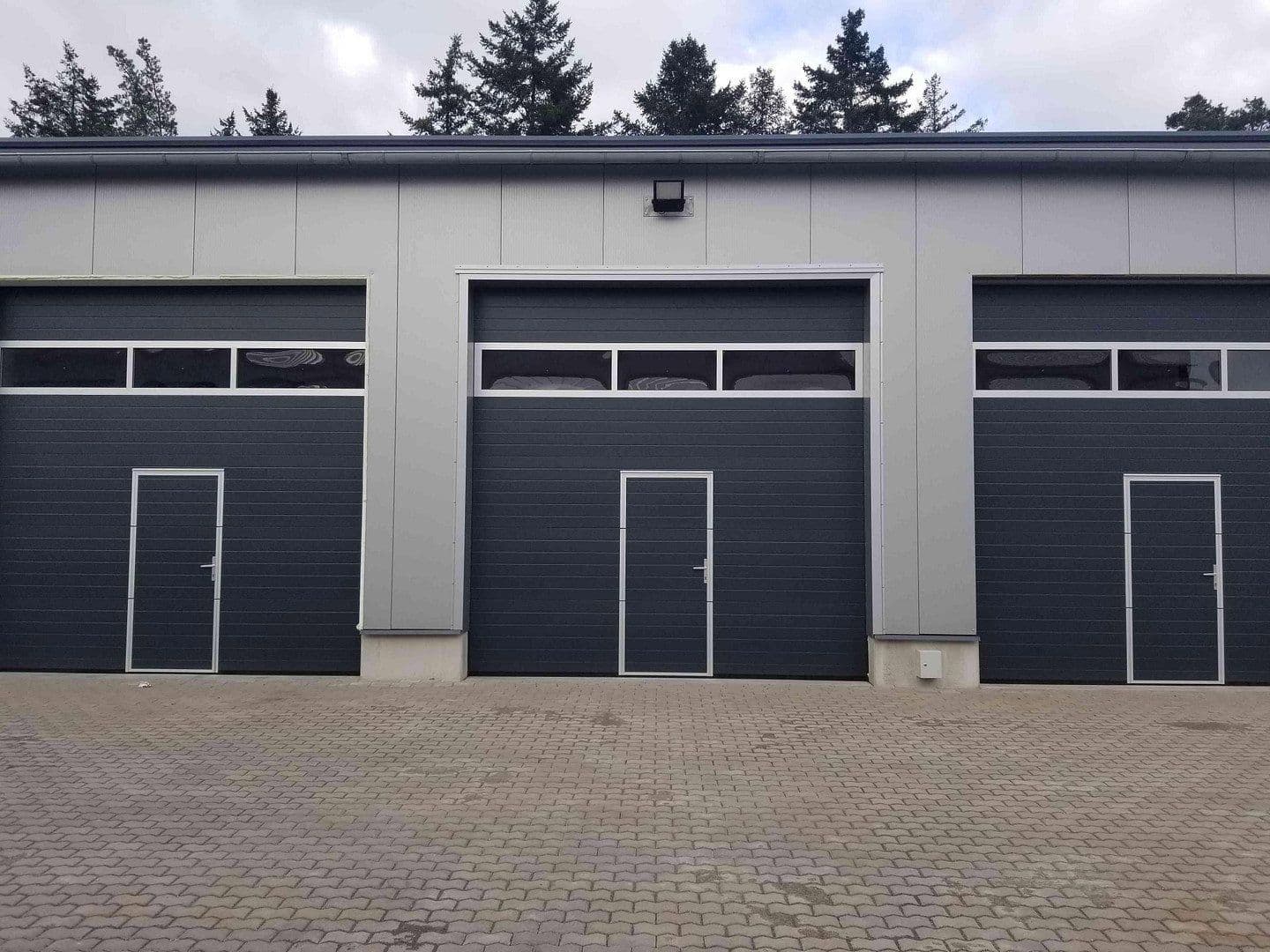 Prenájom nebytového priestoru 2.000 m², Ramstein-Miesenbach, Porýnie-Falcko Prenájom nebytového priestoru 2.000 m², Ramstein-Miesenbach, Porýnie-Falcko