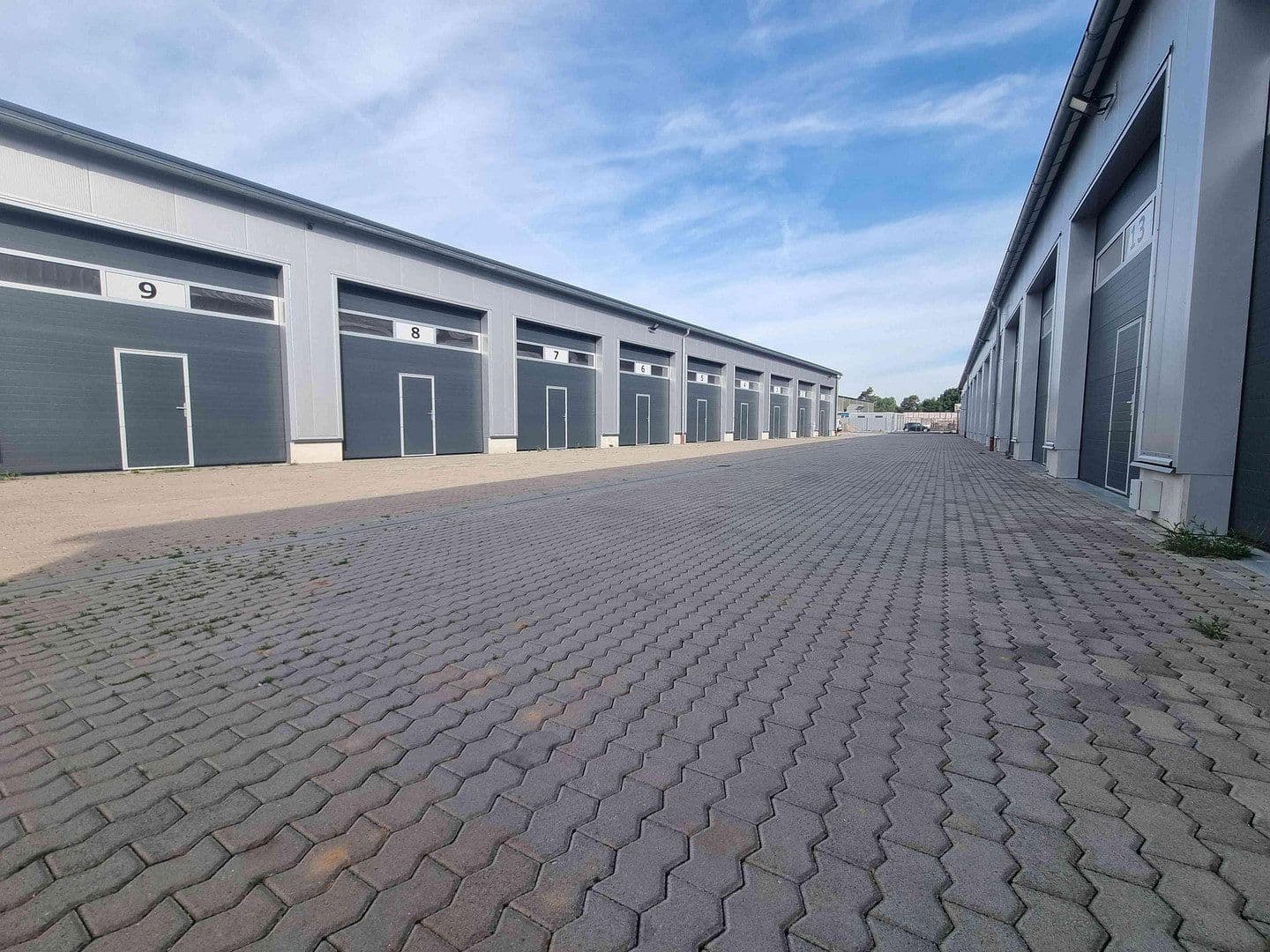 Prenájom nebytového priestoru 2.000 m², Ramstein-Miesenbach, Porýnie-Falcko Prenájom nebytového priestoru 2.000 m², Ramstein-Miesenbach, Porýnie-Falcko