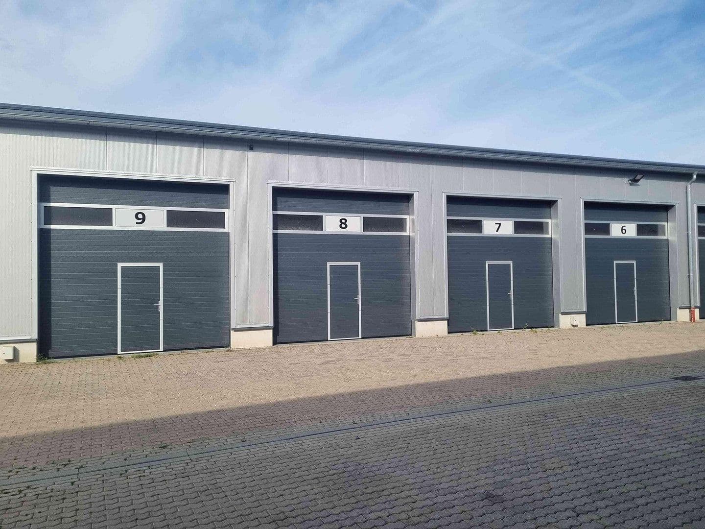 Prenájom nebytového priestoru 2.000 m², Ramstein-Miesenbach, Porýnie-Falcko Prenájom nebytového priestoru 2.000 m², Ramstein-Miesenbach, Porýnie-Falcko