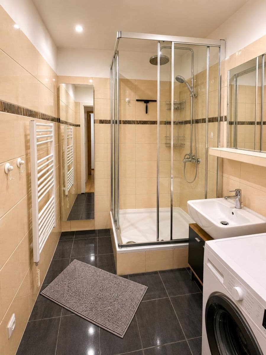 Prenájom bytu 3-izbový 64 m², Makovského, Praha, Praha Prenájom bytu 3-izbový 64 m², Makovského, Praha, Praha