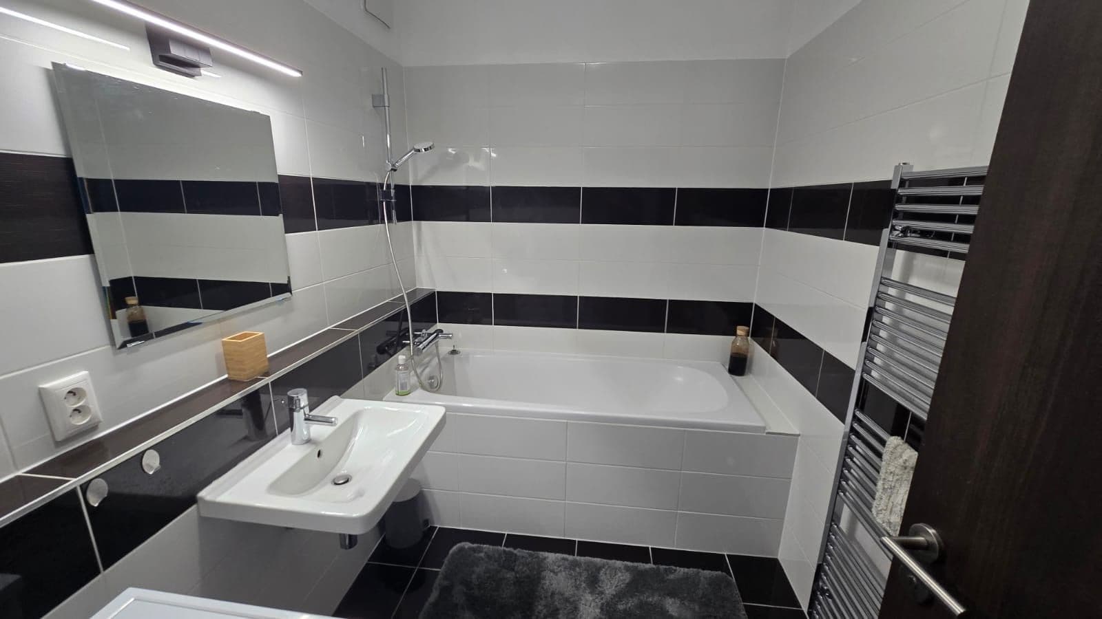 Prenájom bytu 2-izbový 57 m², Jantarová, Ostrava, Moravskoslezský kraj Prenájom bytu 2-izbový 57 m², Jantarová, Ostrava, Moravskoslezský kraj