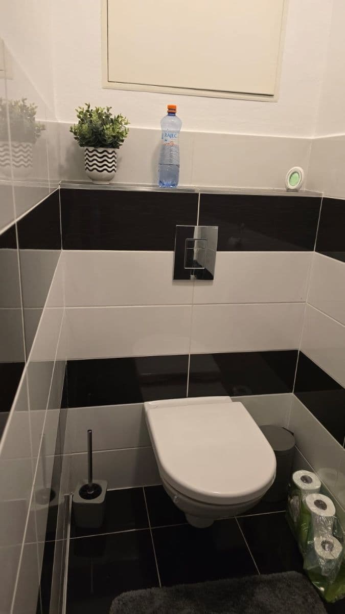 Prenájom bytu 2-izbový 57 m², Jantarová, Ostrava, Moravskoslezský kraj Prenájom bytu 2-izbový 57 m², Jantarová, Ostrava, Moravskoslezský kraj