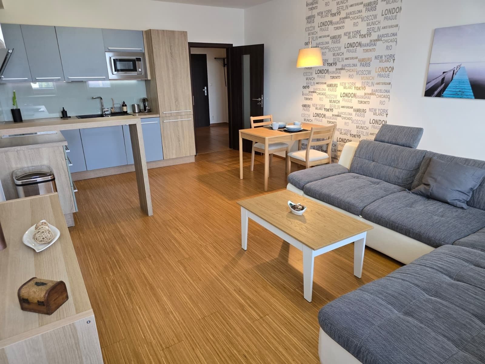 Prenájom bytu 2-izbový 55 m², Jantarová, Ostrava, Moravskoslezský kraj Prenájom bytu 2-izbový 55 m², Jantarová, Ostrava, Moravskoslezský kraj