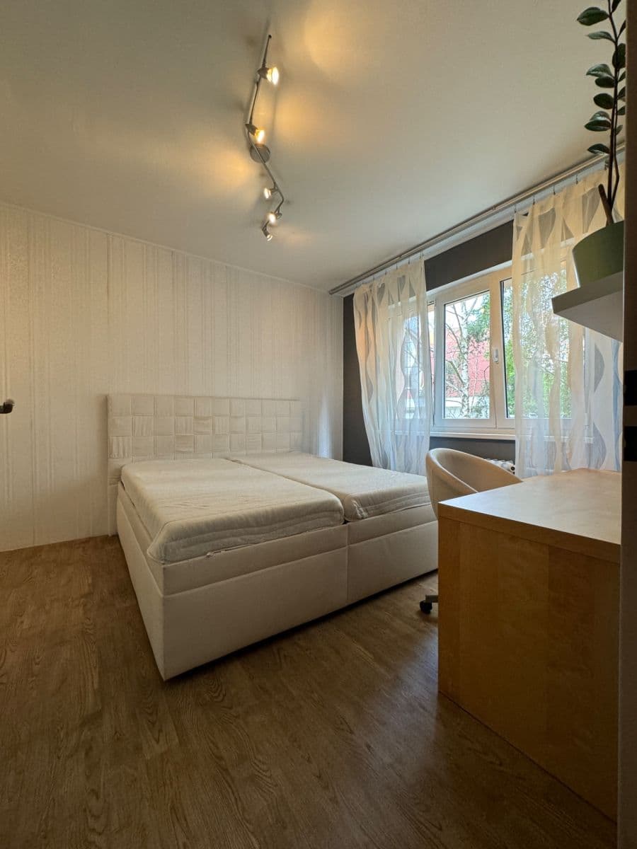 Prenájom bytu 2-izbový 51 m², Sněženková, Praha, Praha Prenájom bytu 2-izbový 51 m², Sněženková, Praha, Praha