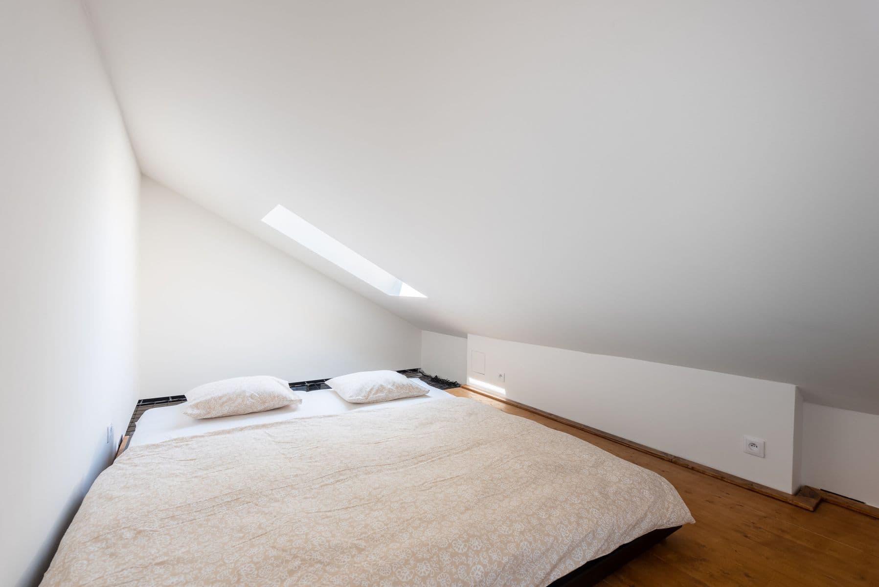 Prenájom bytu 50 m², Staroměstské náměstí, Praha, Praha Prenájom bytu 50 m², Staroměstské náměstí, Praha, Praha