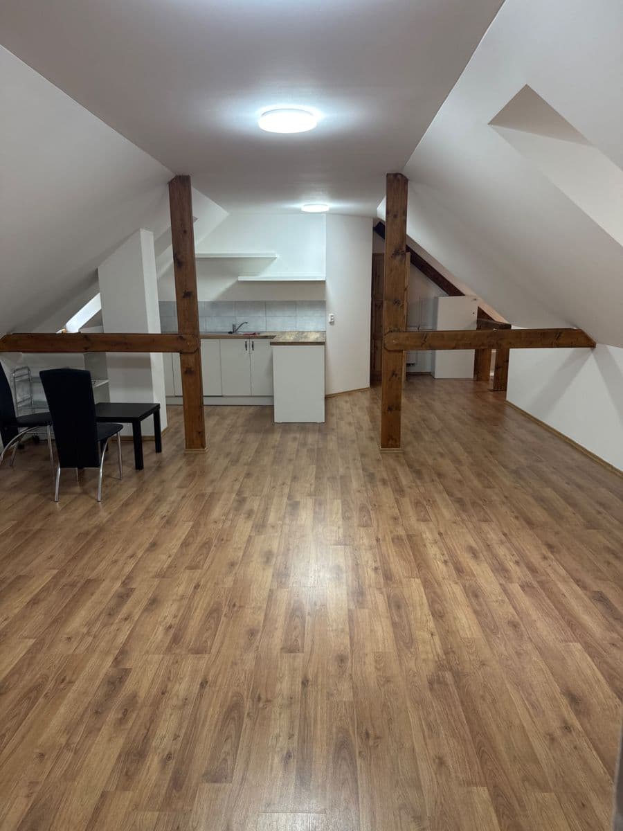 Prenájom bytu 2-izbový 89 m², Povltavská, Klecany, Středočeský kraj Prenájom bytu 2-izbový 89 m², Povltavská, Klecany, Středočeský kraj
