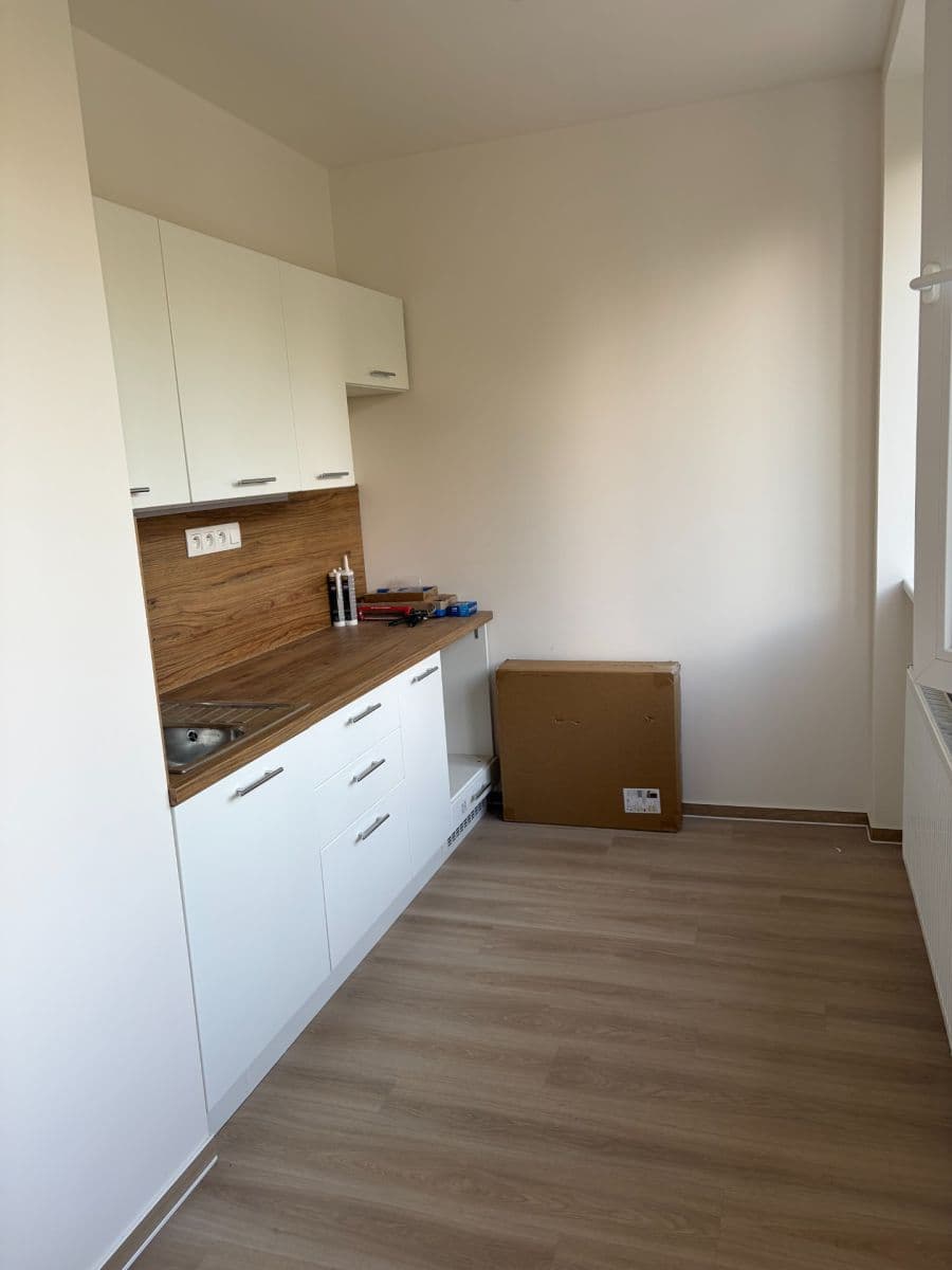 Prenájom bytu 1-izbový 35 m², Sovinec, Brno, Jihomoravský kraj Prenájom bytu 1-izbový 35 m², Sovinec, Brno, Jihomoravský kraj