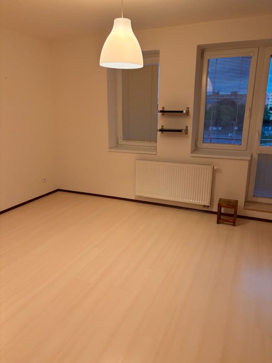Prenájom bytu 1-izbový 30 m², Boloňská, Praha, Praha Prenájom bytu 1-izbový 30 m², Boloňská, Praha, Praha