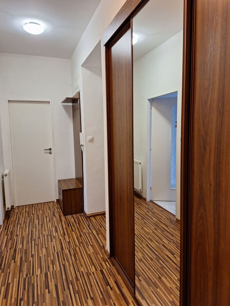 Prenájom bytu 2-izbový 54 m², Služská, Praha, Praha Prenájom bytu 2-izbový 54 m², Služská, Praha, Praha