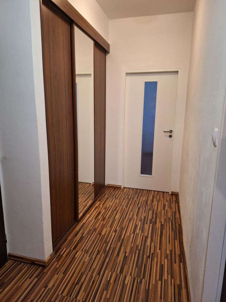 Prenájom bytu 2-izbový 54 m², Služská, Praha, Praha Prenájom bytu 2-izbový 54 m², Služská, Praha, Praha