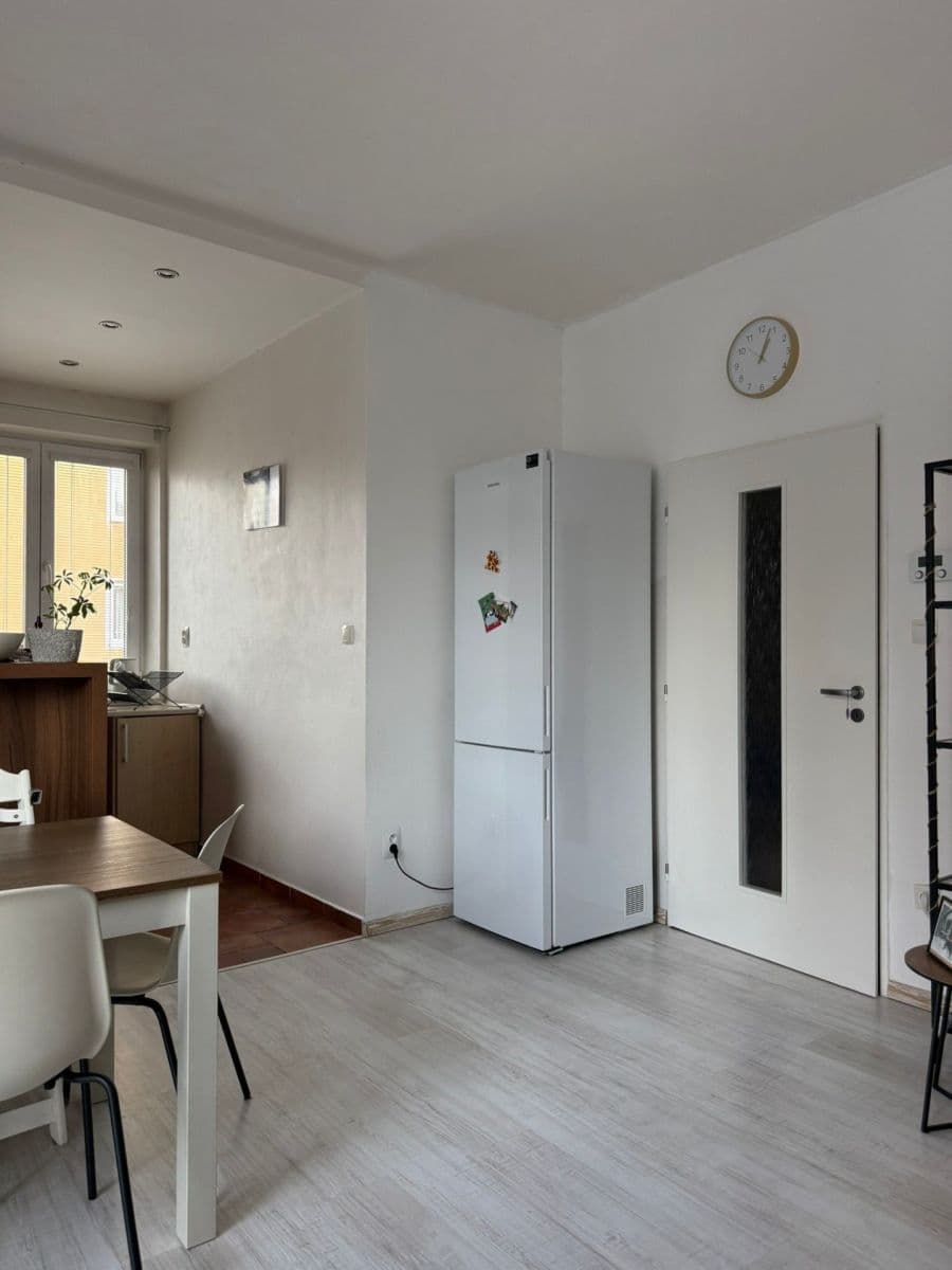 Prenájom bytu 2-izbový 54 m², Služská, Praha, Praha Prenájom bytu 2-izbový 54 m², Služská, Praha, Praha