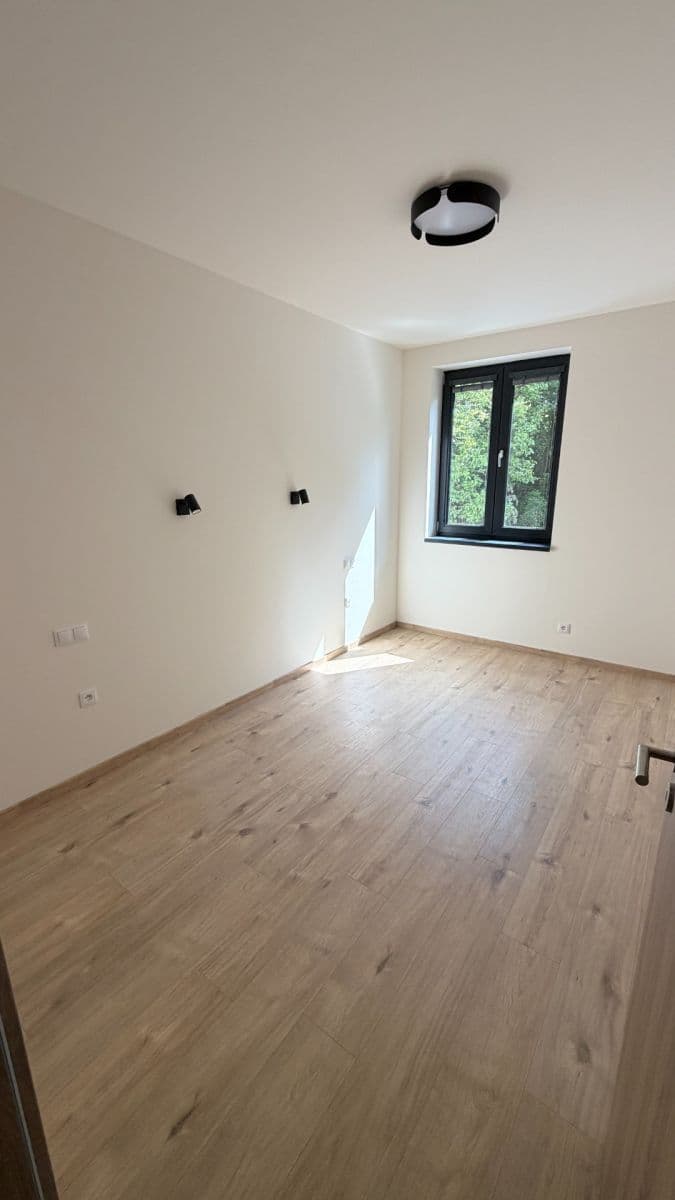 Prenájom bytu 2-izbový 44 m², Nádražní, Hořovice, Středočeský kraj Prenájom bytu 2-izbový 44 m², Nádražní, Hořovice, Středočeský kraj