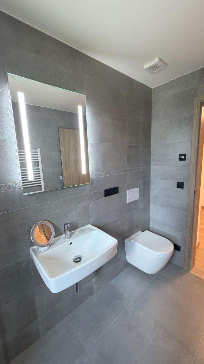 Prenájom bytu 2-izbový 44 m², Nádražní, Hořovice, Středočeský kraj Prenájom bytu 2-izbový 44 m², Nádražní, Hořovice, Středočeský kraj