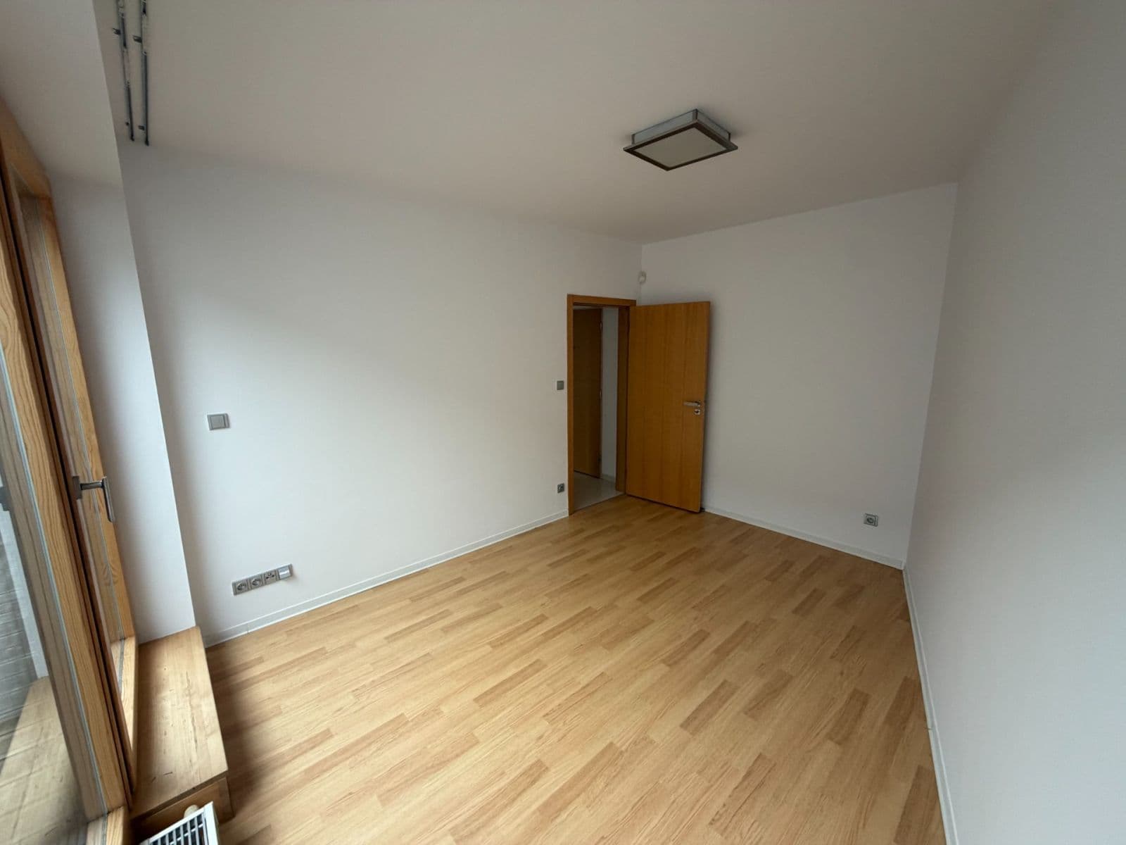 Prenájom bytu 2-izbový 42 m², Měšická, Praha, Praha Prenájom bytu 2-izbový 42 m², Měšická, Praha, Praha