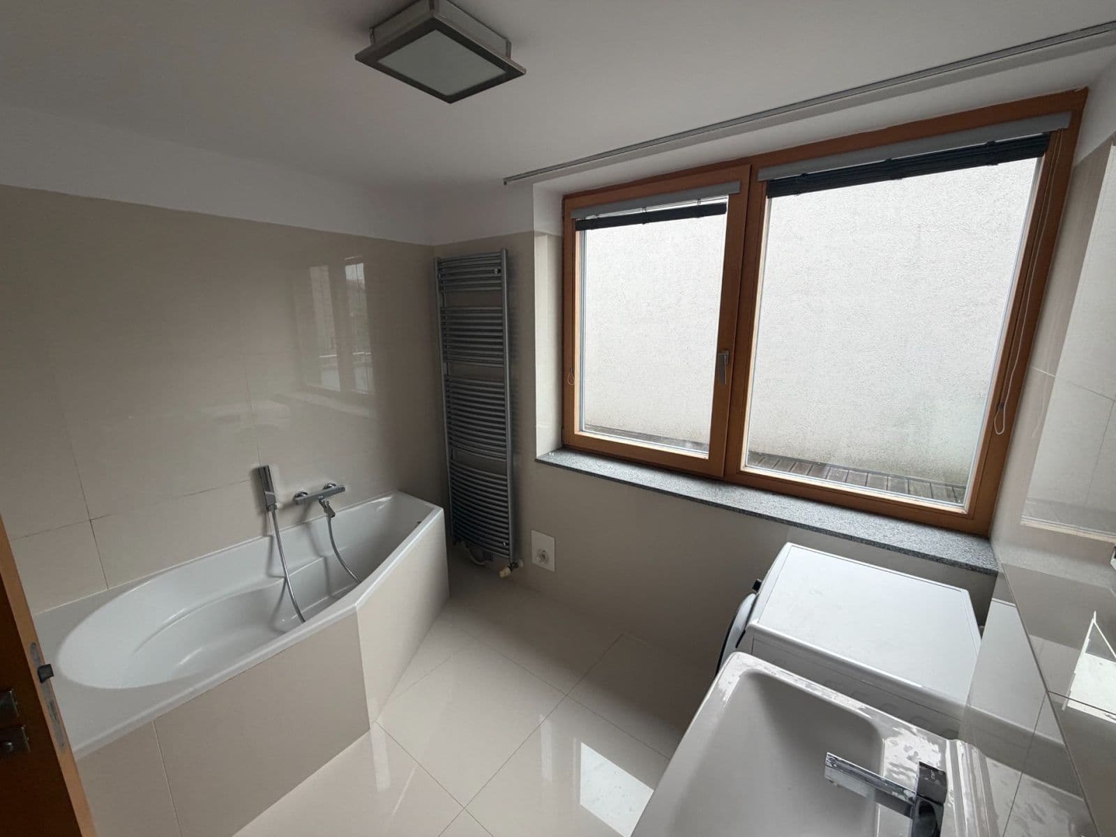 Prenájom bytu 2-izbový 42 m², Měšická, Praha, Praha Prenájom bytu 2-izbový 42 m², Měšická, Praha, Praha