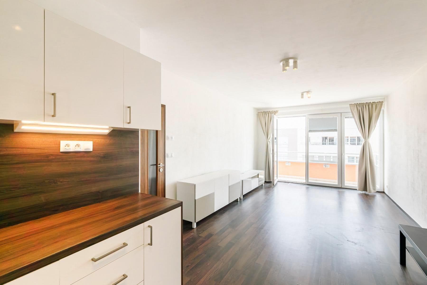 Predaj bytu 2-izbový 65 m², Hlučkova, Praha, Praha Predaj bytu 2-izbový 65 m², Hlučkova, Praha, Praha