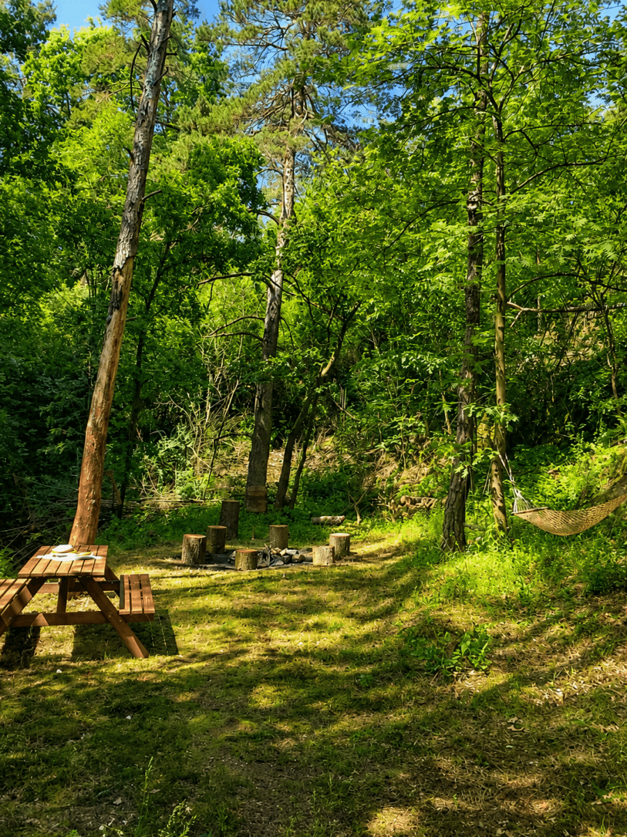 Predaj rekreačného objektu 50 m², pozemek 4.459 m², Malá Hraštice, Středočeský kraj Predaj rekreačného objektu 50 m², pozemek 4.459 m², Malá Hraštice, Středočeský kraj