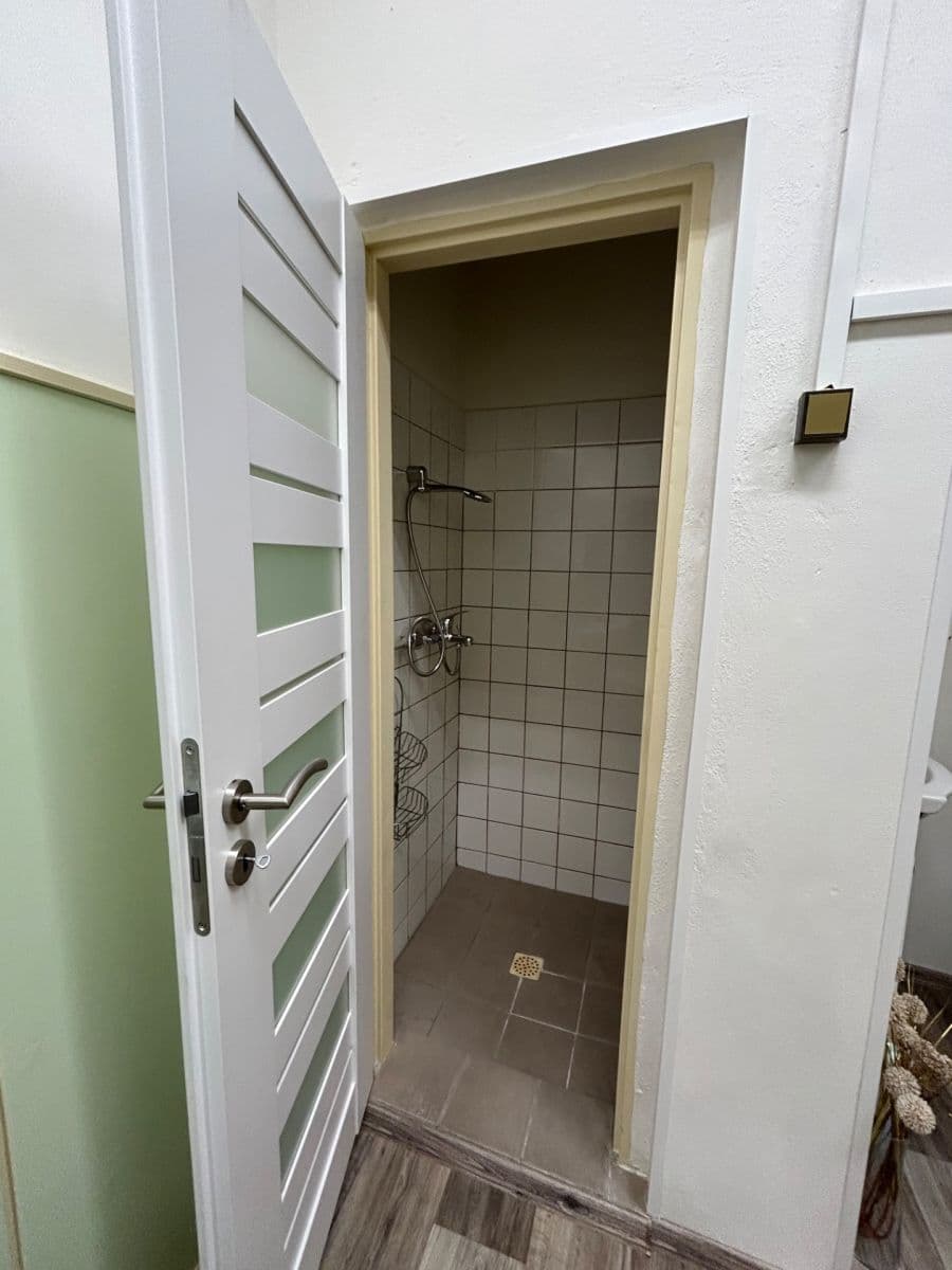 Prenájom nebytového priestoru 16 m², Revoluční, Sázava, Středočeský kraj Prenájom nebytového priestoru 16 m², Revoluční, Sázava, Středočeský kraj