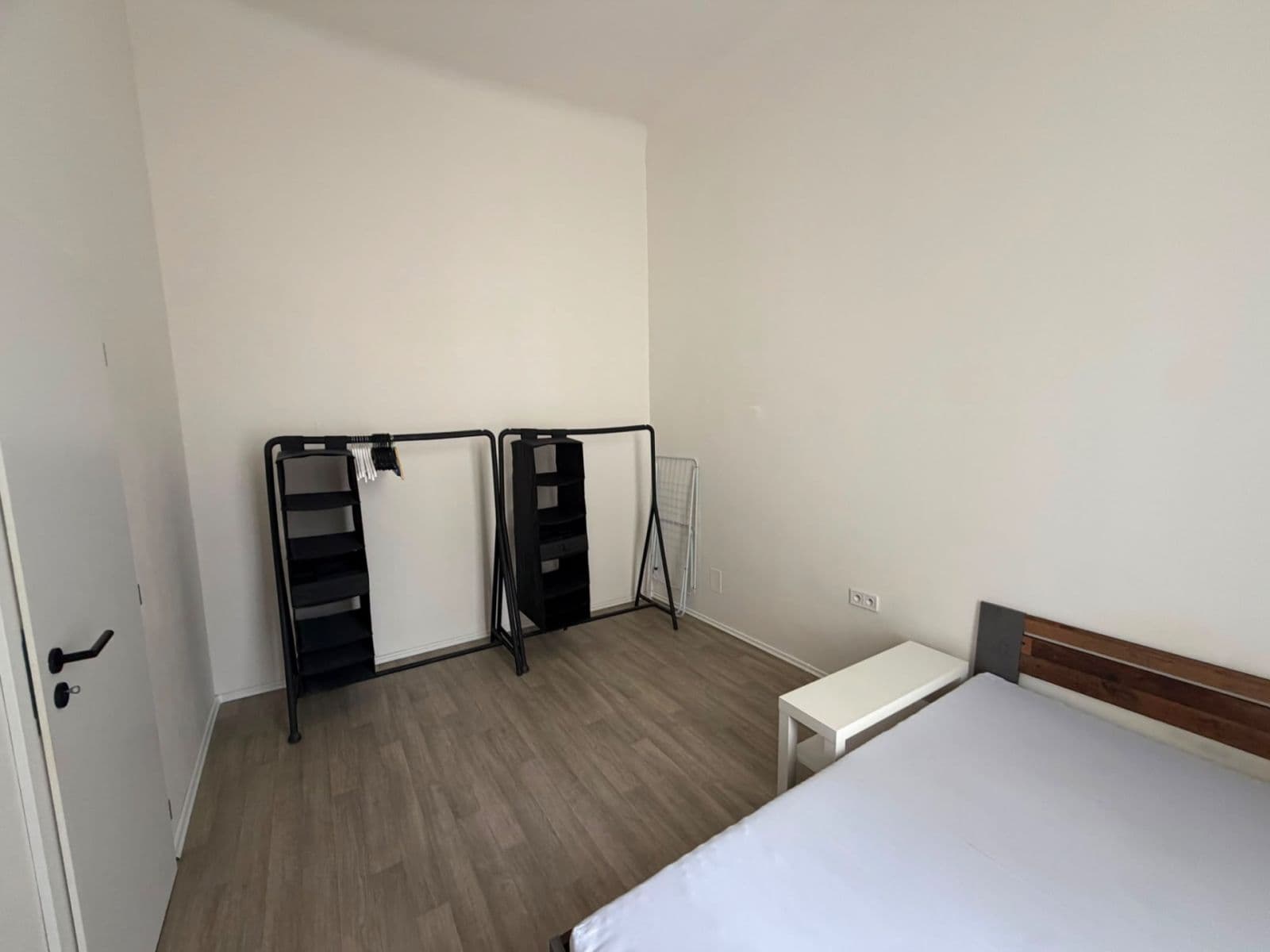 Prenájom bytu 1-izbový 30 m², Sokolská, Praha, Praha Prenájom bytu 1-izbový 30 m², Sokolská, Praha, Praha