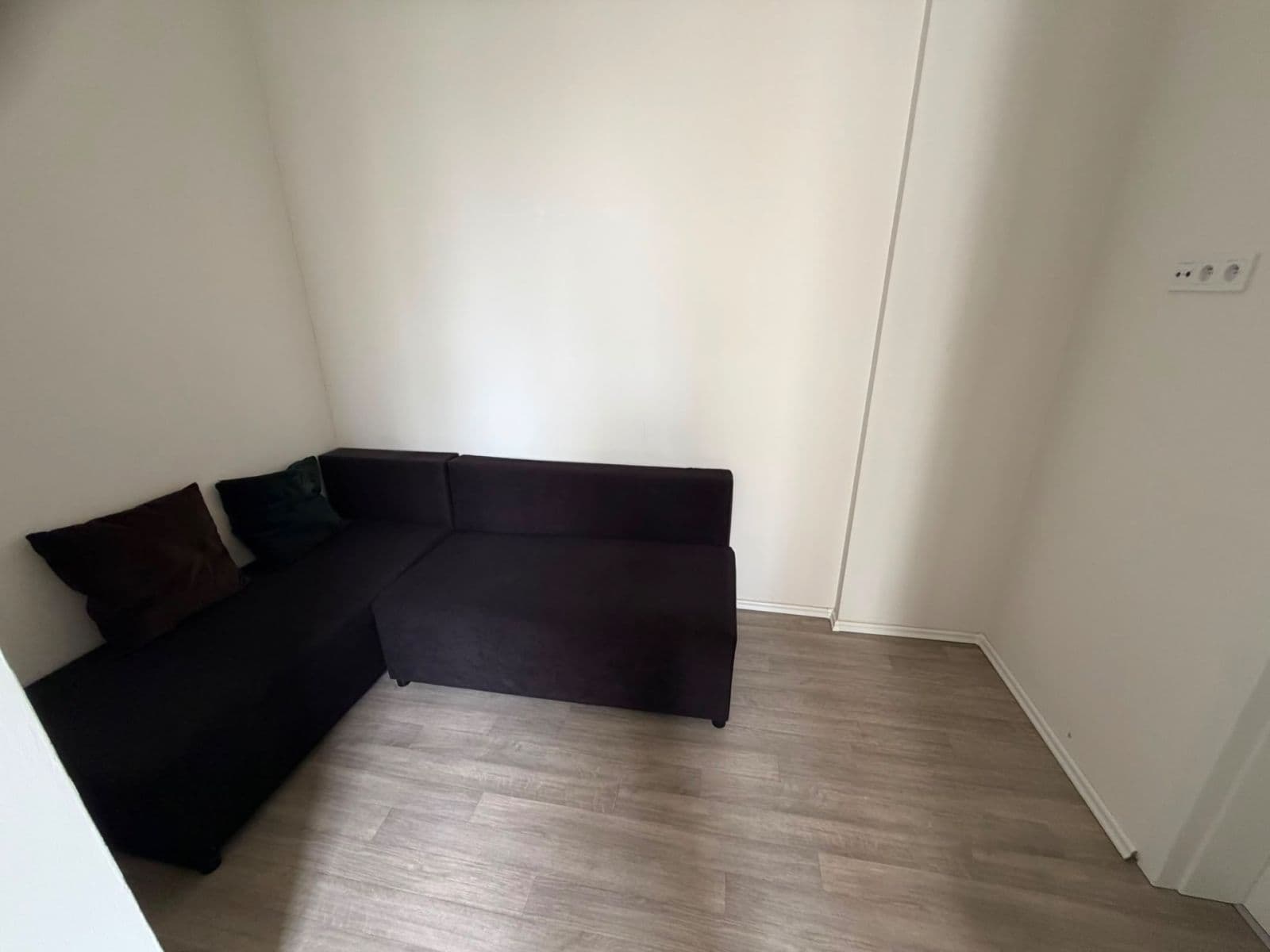 Prenájom bytu 1-izbový 30 m², Sokolská, Praha, Praha Prenájom bytu 1-izbový 30 m², Sokolská, Praha, Praha