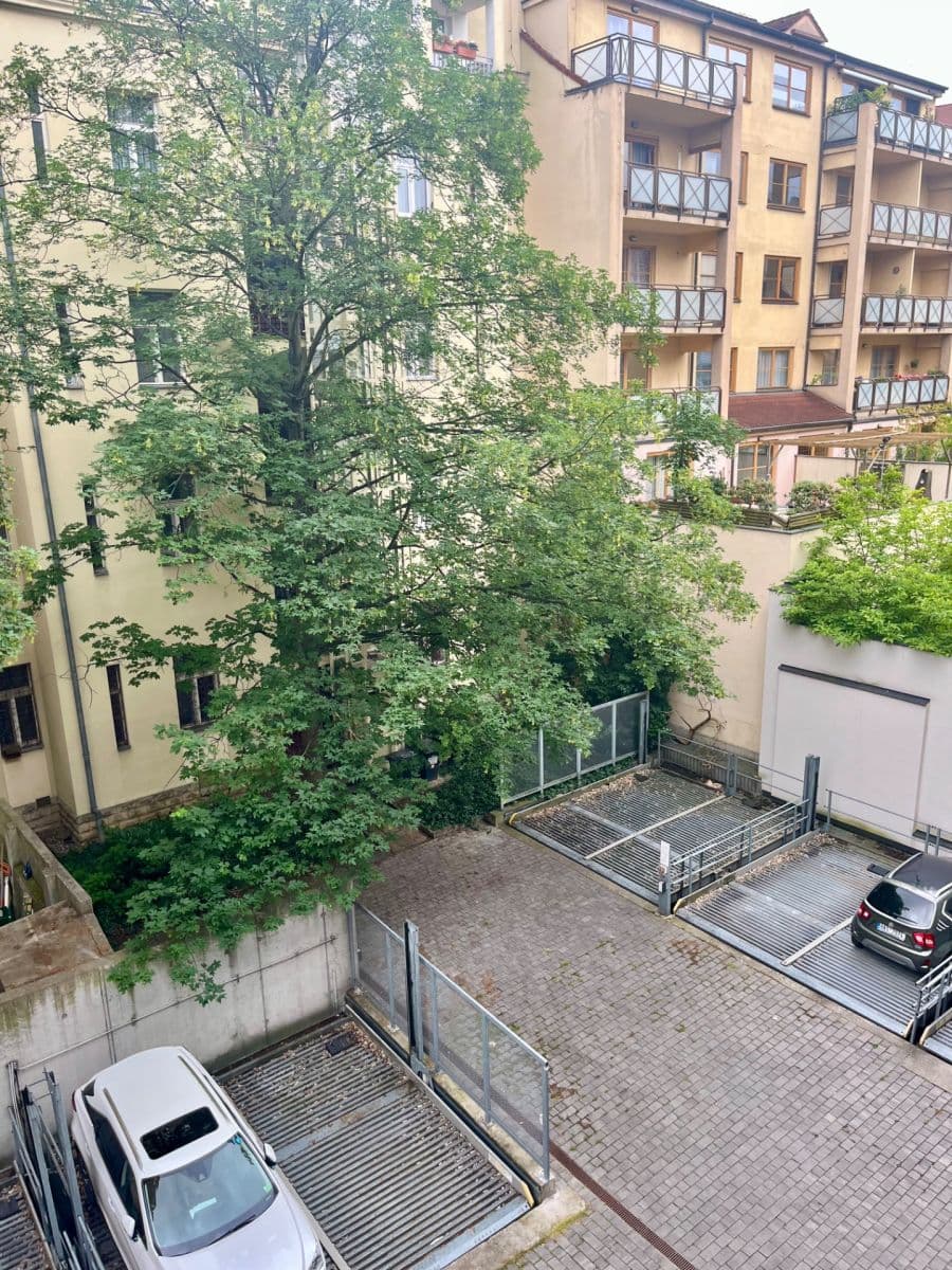 Prenájom garáže 15 m², Staropramenná, Praha, Praha Prenájom garáže 15 m², Staropramenná, Praha, Praha