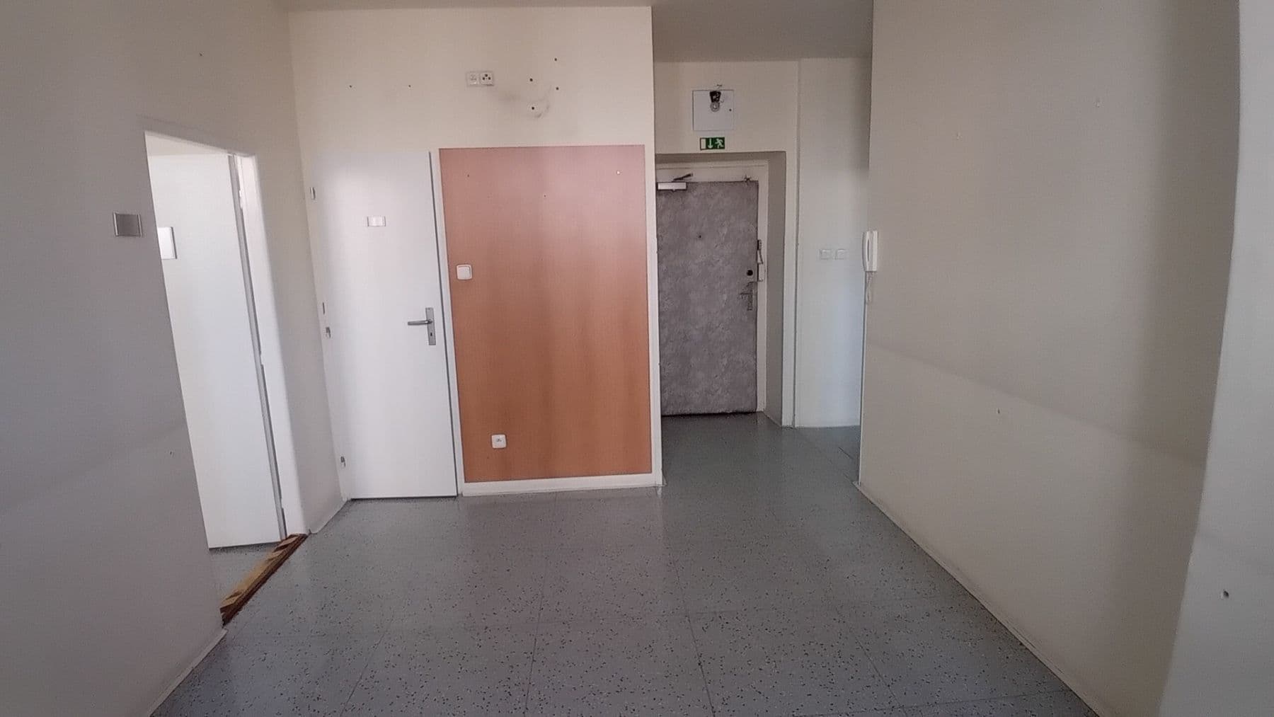 Prenájom nebytového priestoru 85 m², Hartigova, Praha, Praha Prenájom nebytového priestoru 85 m², Hartigova, Praha, Praha