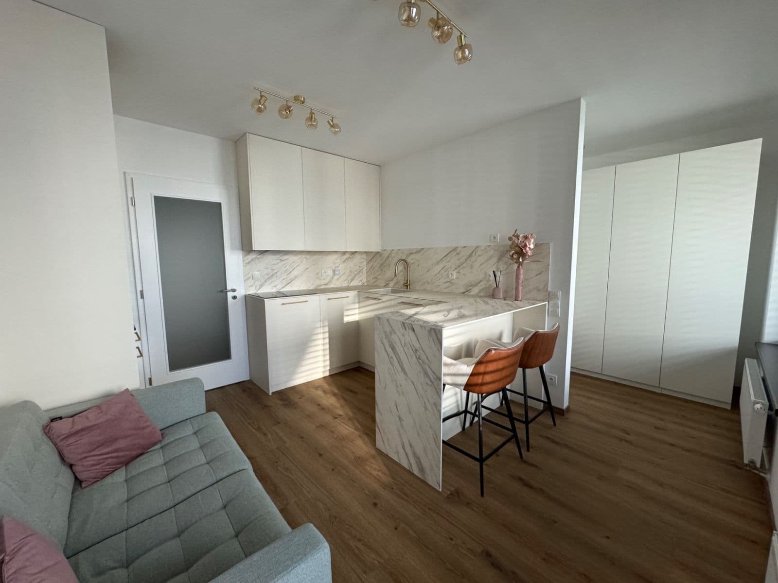Prenájom bytu 1-izbový 32 m², Olgy Havlové, Praha, Praha Prenájom bytu 1-izbový 32 m², Olgy Havlové, Praha, Praha