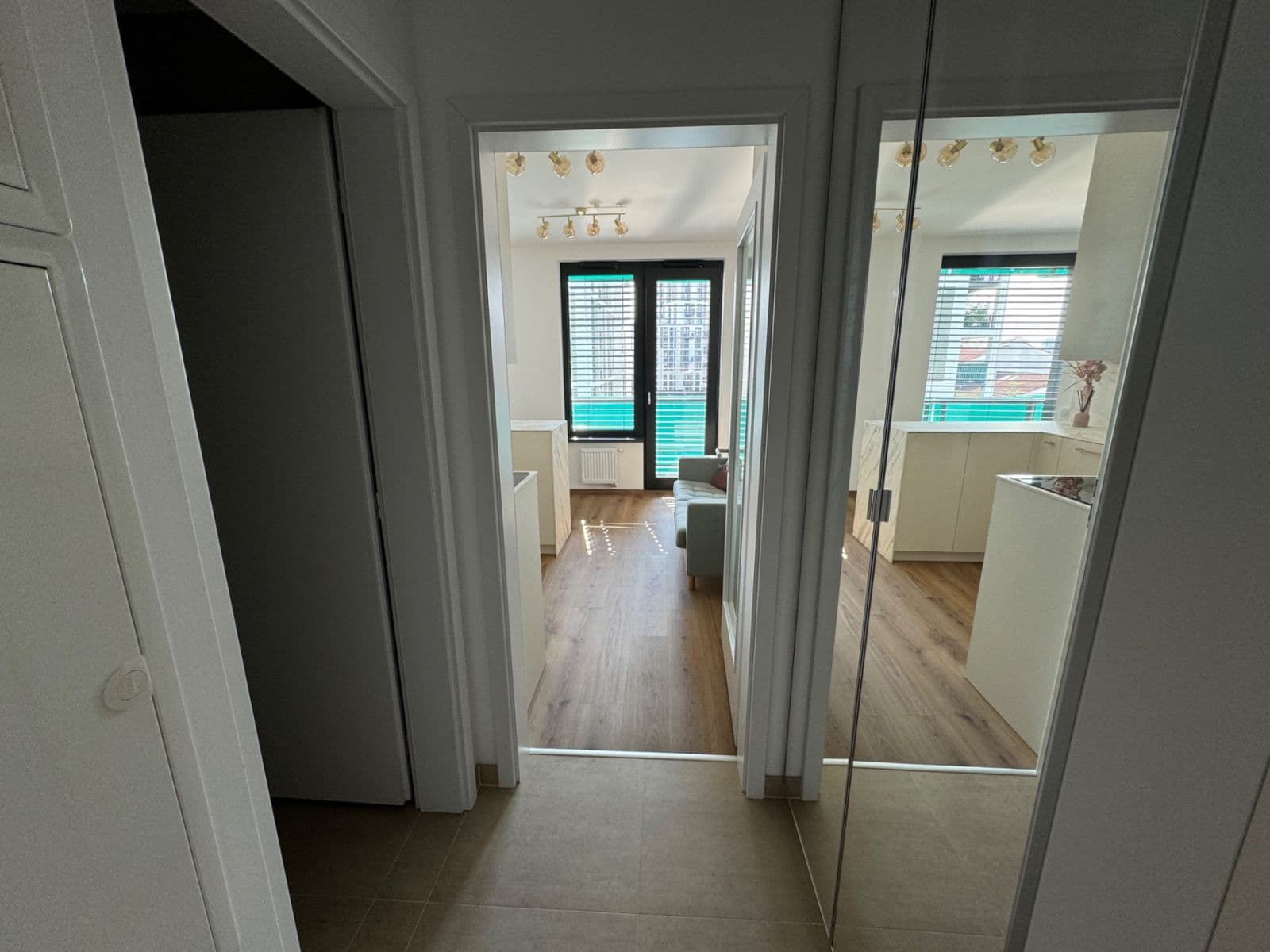 Prenájom bytu 1-izbový 32 m², Olgy Havlové, Praha, Praha Prenájom bytu 1-izbový 32 m², Olgy Havlové, Praha, Praha