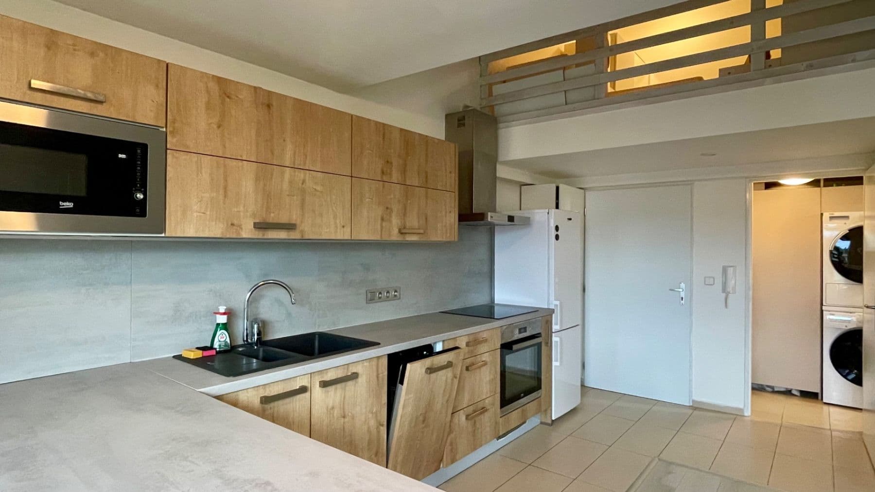 Prenájom bytu 1-izbový 51 m², Čsl. armády, Hostivice, Středočeský kraj Prenájom bytu 1-izbový 51 m², Čsl. armády, Hostivice, Středočeský kraj