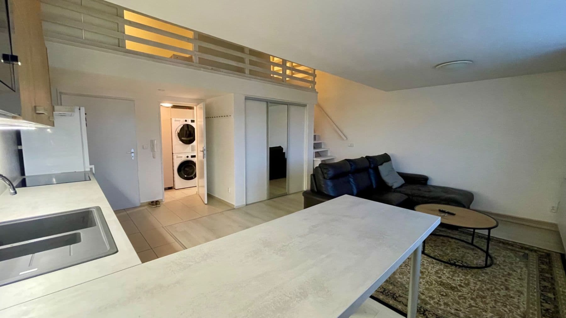 Prenájom bytu 1-izbový 51 m², Čsl. armády, Hostivice, Středočeský kraj Prenájom bytu 1-izbový 51 m², Čsl. armády, Hostivice, Středočeský kraj