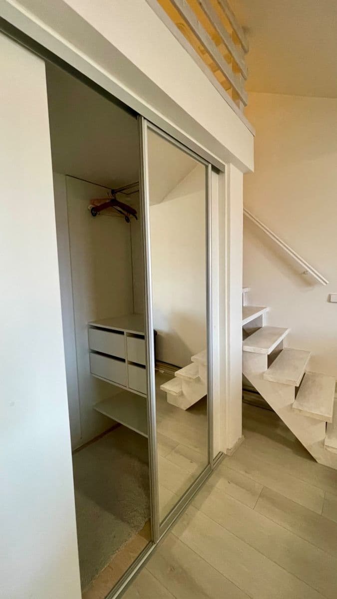 Prenájom bytu 1-izbový 51 m², Čsl. armády, Hostivice, Středočeský kraj Prenájom bytu 1-izbový 51 m², Čsl. armády, Hostivice, Středočeský kraj