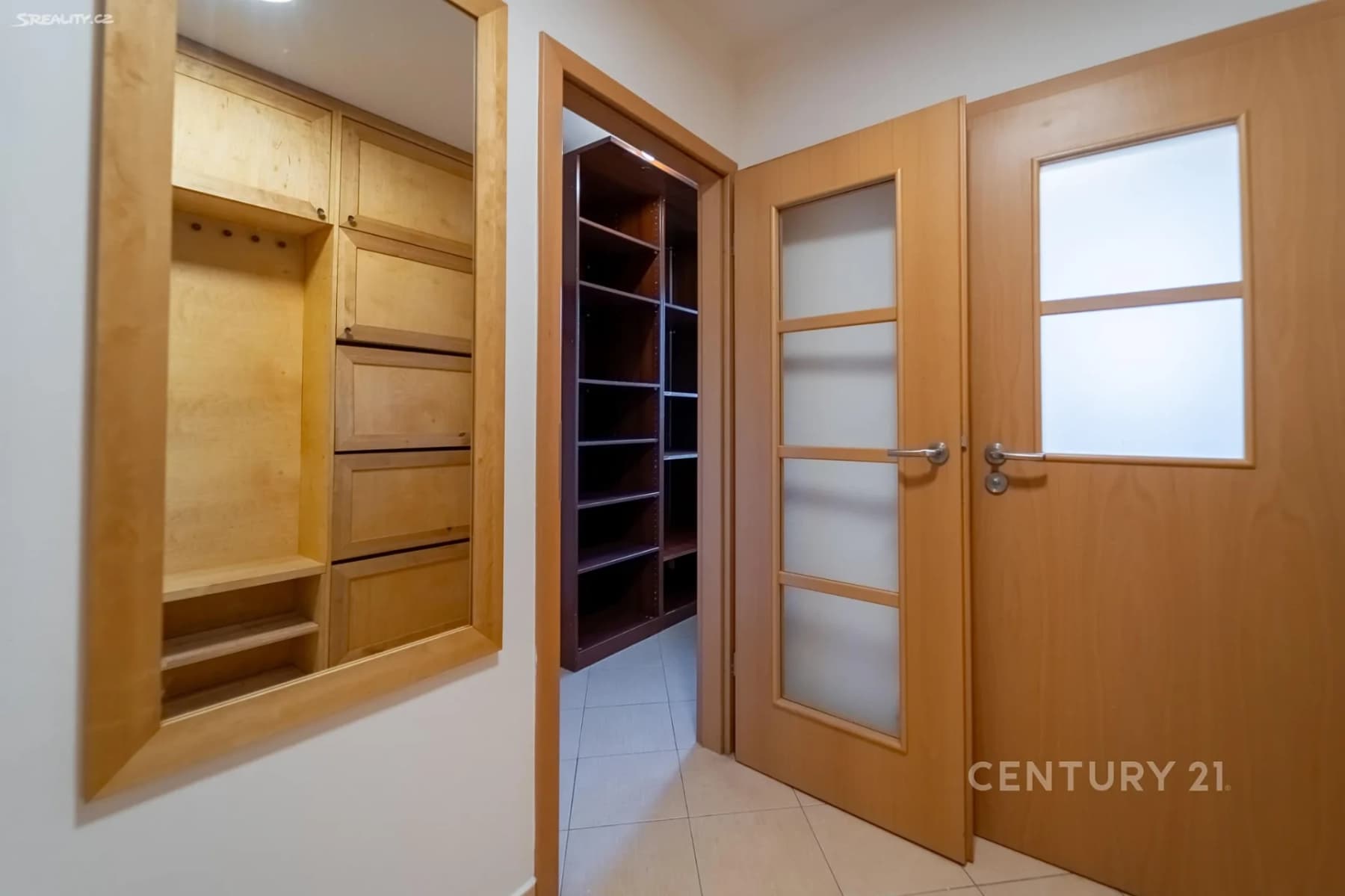 Prenájom bytu 3-izbový 108 m², Poděbradská, Praha, Praha Prenájom bytu 3-izbový 108 m², Poděbradská, Praha, Praha