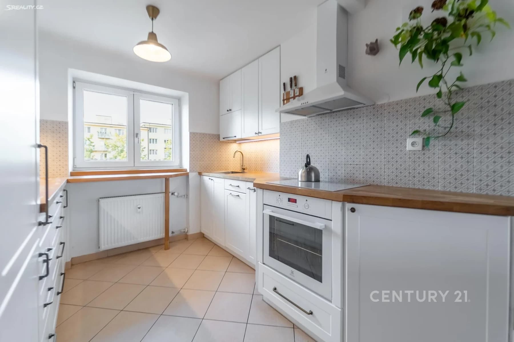 Prenájom bytu 3-izbový 108 m², Poděbradská, Praha, Praha Prenájom bytu 3-izbový 108 m², Poděbradská, Praha, Praha